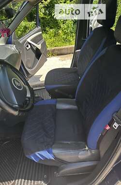 Седан Dacia Logan 2012 в 