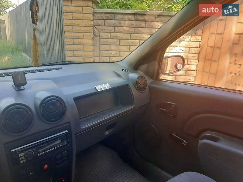 Седан Dacia Logan 2007 в Тальному
