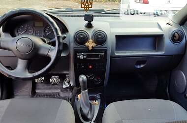 Седан Dacia Logan 2006 в 