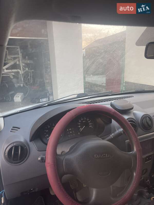 Седан Dacia Logan 2010 в Тячеві