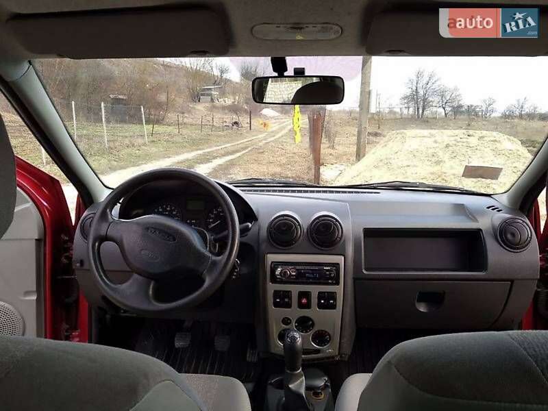 Седан Dacia Logan 2007 в Тернополі