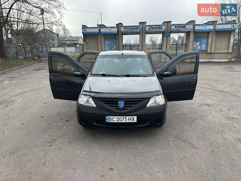 Седан Dacia Logan 2006 в Золочеве