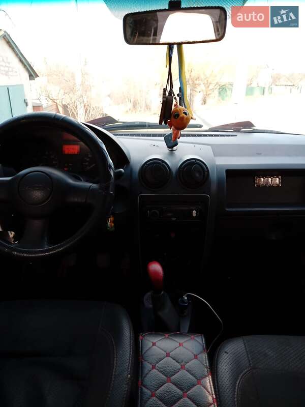 Седан Dacia Logan 2007 в Тальному