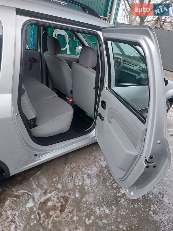 Седан Dacia Logan 2009 в Знаменке фото 30 Седан Dacia Logan 2009 в Знаменке