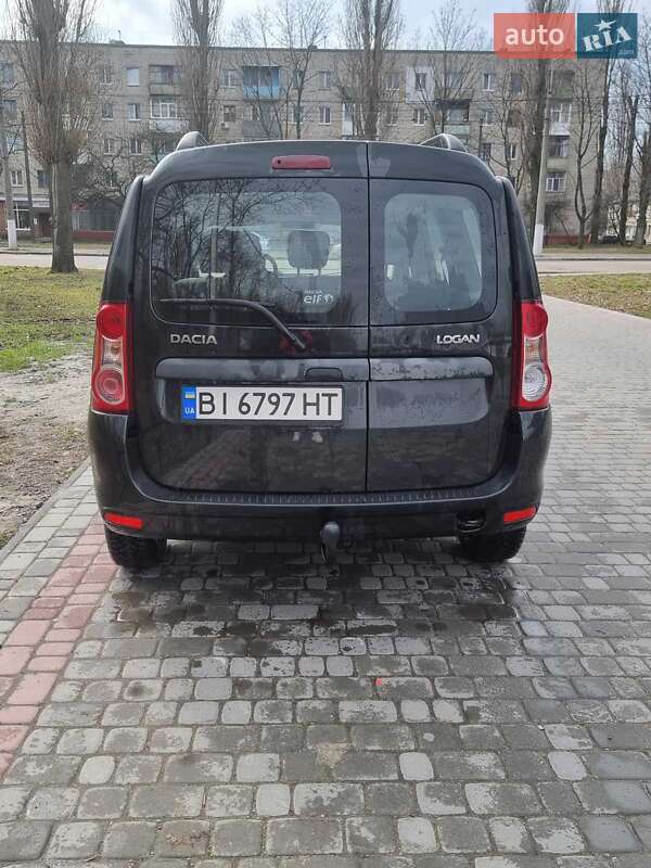 Седан Dacia Logan 2011 в Кременчуге