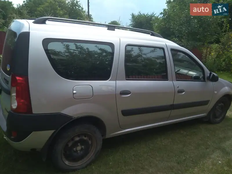 Седан Dacia Logan 2008 в 