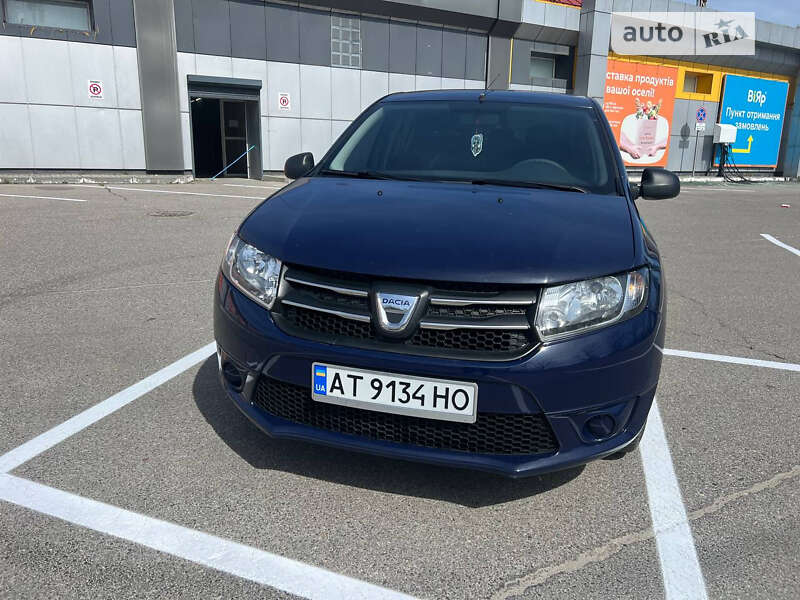 Седан Dacia Logan 2015 в Львове