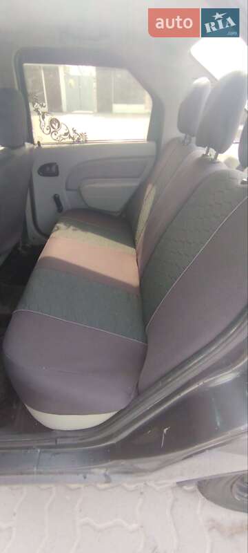 Седан Dacia Logan 2008 в Золочеве
