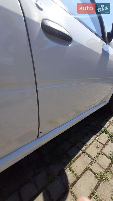 Седан Dacia Logan 2007 в Ужгороде фото 13 Седан Dacia Logan 2007 в Ужгороде