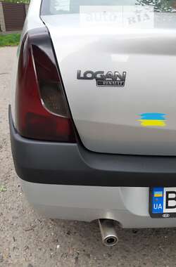 Седан Dacia Logan 2006 в Хороле
