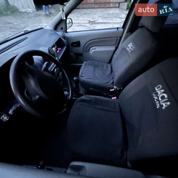 Седан Dacia Logan 2007 в Києві