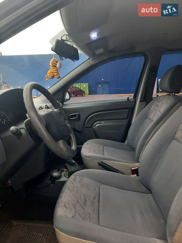 Седан Dacia Logan 2007 в Умани