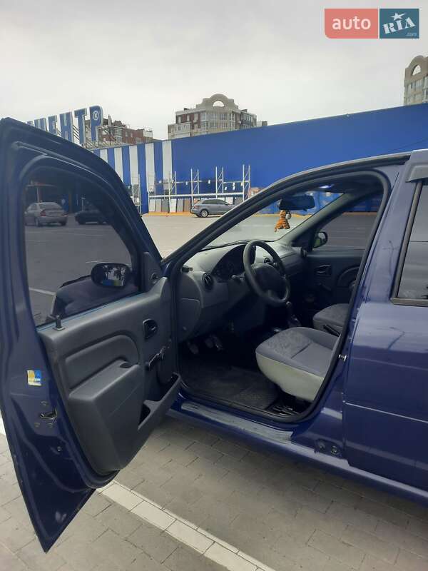 Седан Dacia Logan 2007 в Умани
