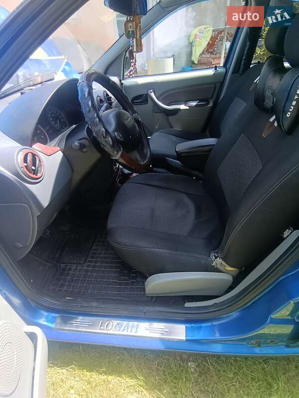 Седан Dacia Logan 2006 в Сваляві