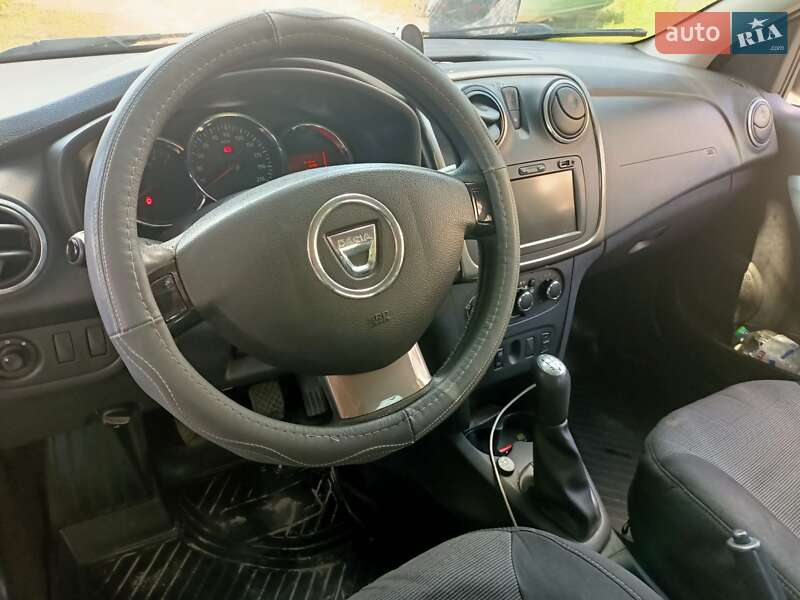 Седан Dacia Logan 2014 в Днепре