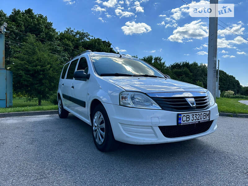 Седан Dacia Logan 2010 в Полтаві