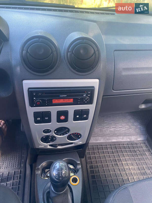 Седан Dacia Logan 2007 в Звенигородці