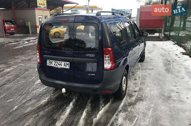 Седан Dacia Logan 2009 в Сарнах