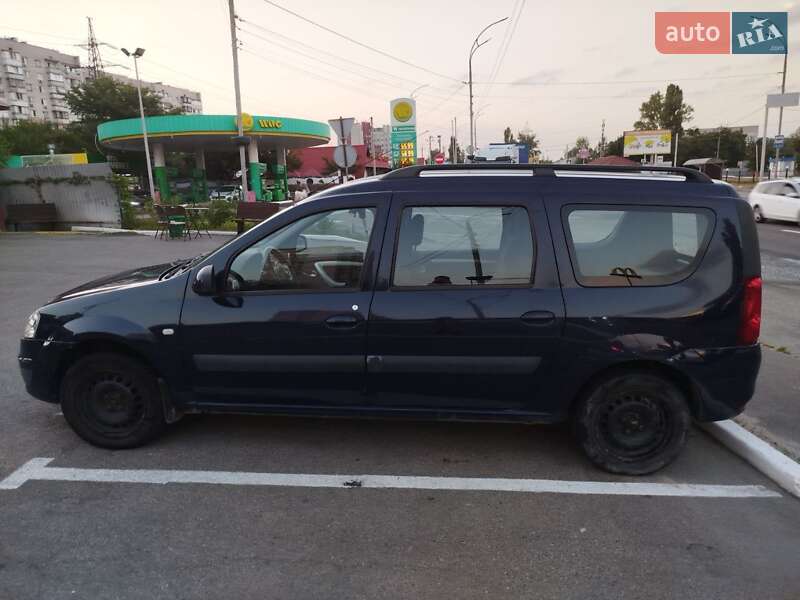 Седан Dacia Logan 2011 в Києві