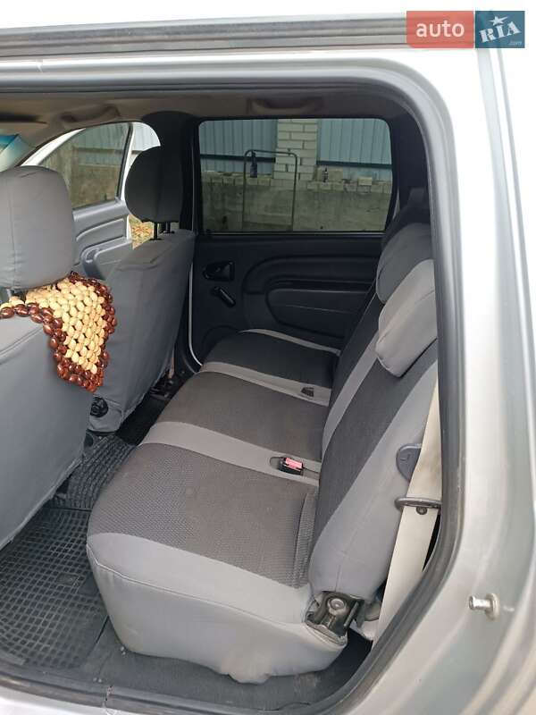 Седан Dacia Logan 2012 в Виннице