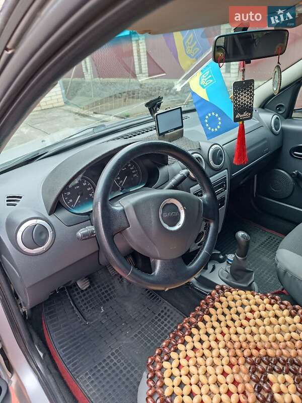 Седан Dacia Logan 2012 в Виннице