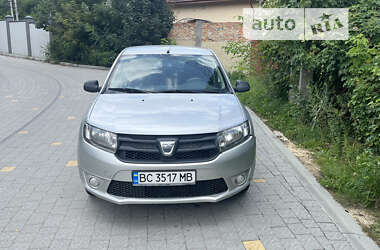 Седан Dacia Logan 2013 в Львові