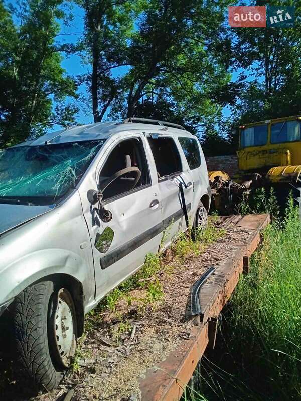 Седан Dacia Logan 2007 в Семеновке
