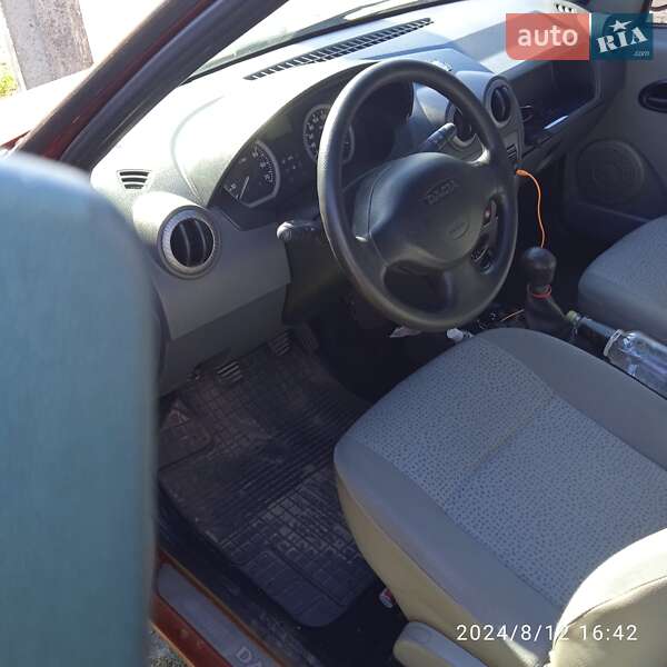 Седан Dacia Logan 2006 в Фастове