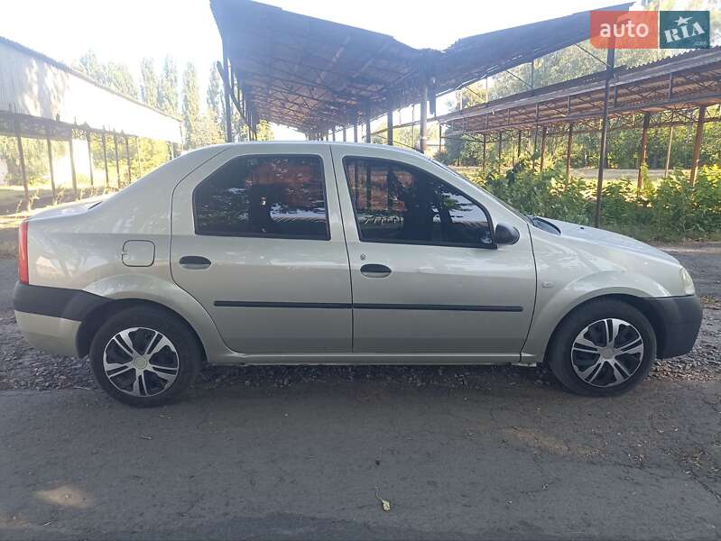 Седан Dacia Logan 2005 в Монастырище