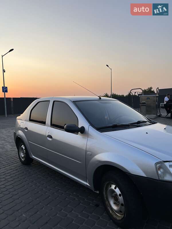 Седан Dacia Logan 2008 в Мукачевому