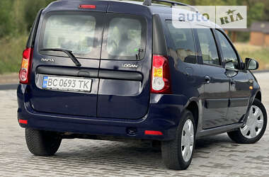 Седан Dacia Logan 2012 в Самборе