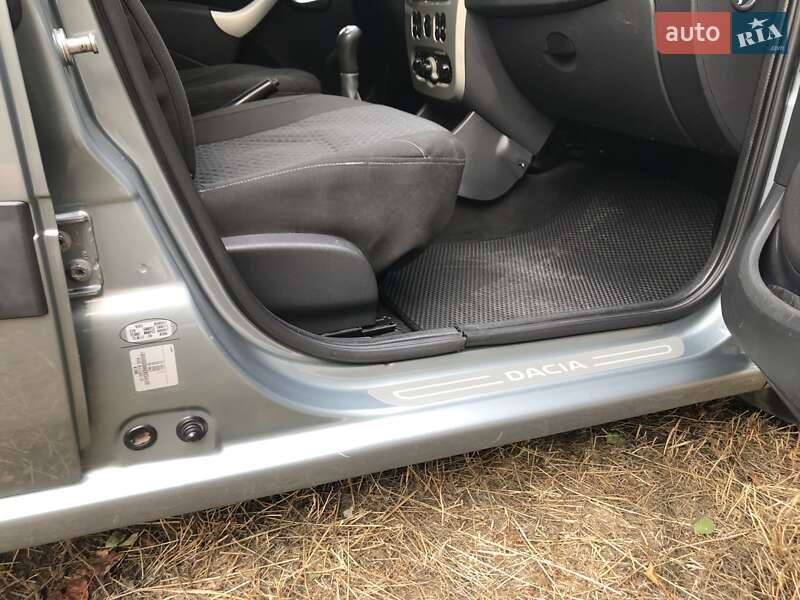 Седан Dacia Logan 2011 в Кропивницком