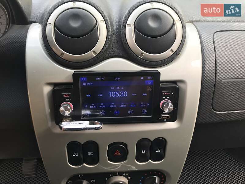 Седан Dacia Logan 2011 в Кропивницком