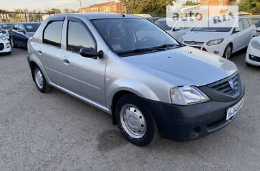 Седан Dacia Logan 2006 в Полтаві