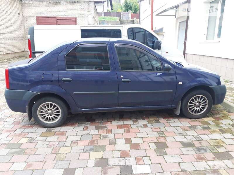 Седан Dacia Logan 2007 в Львові