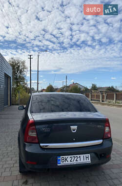Седан Dacia Logan 2010 в 