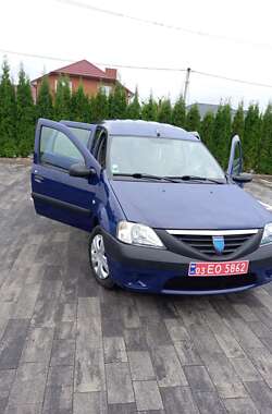 Седан Dacia Logan 2008 в Ромнах