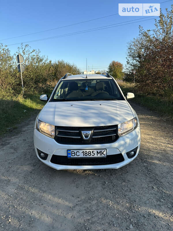 Седан Dacia Logan 2013 в Львові