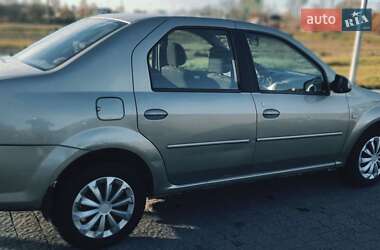 Седан Dacia Logan 2008 в Львові