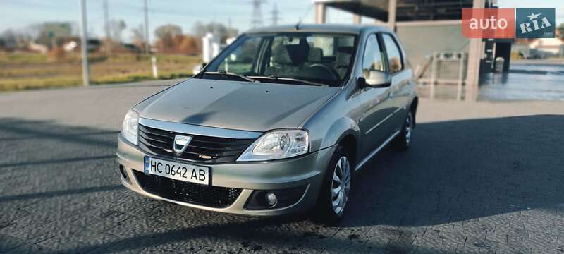 Седан Dacia Logan 2008 в Львові