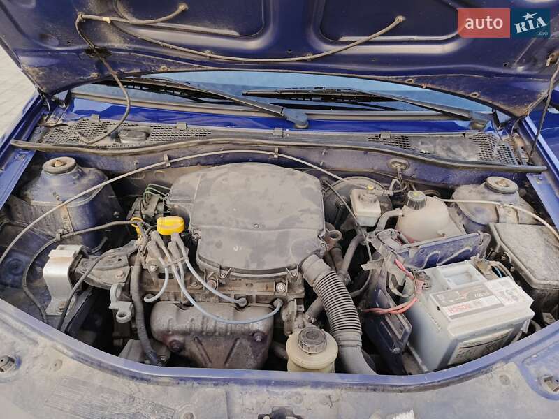 Седан Dacia Logan 2009 в Львове