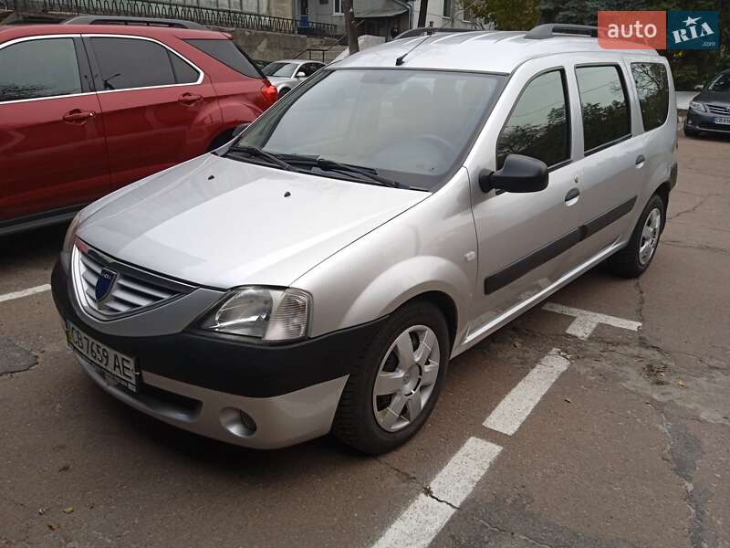 Седан Dacia Logan 2008 в Чернігові