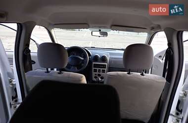 Седан Dacia Logan 2010 в Луцке