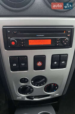 Седан Dacia Logan 2008 в 