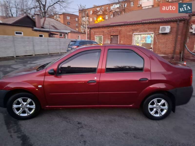 Седан Dacia Logan 2006 в 