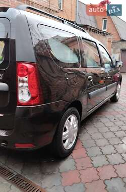 Седан Dacia Logan 2011 в Виннице