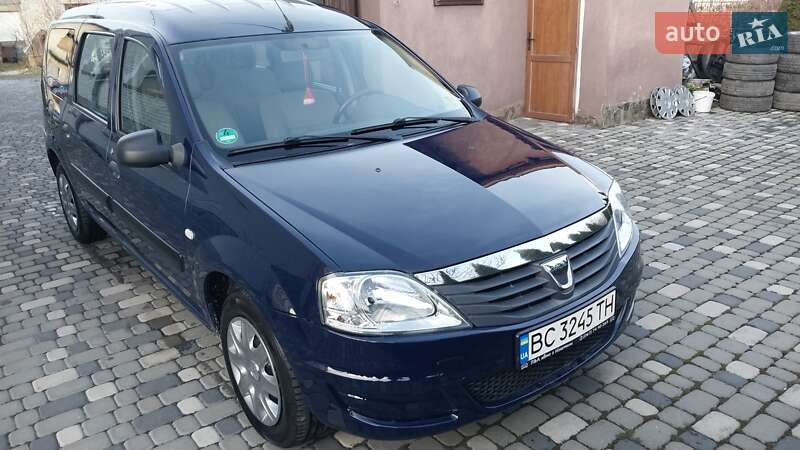Седан Dacia Logan 2011 в Ходореві