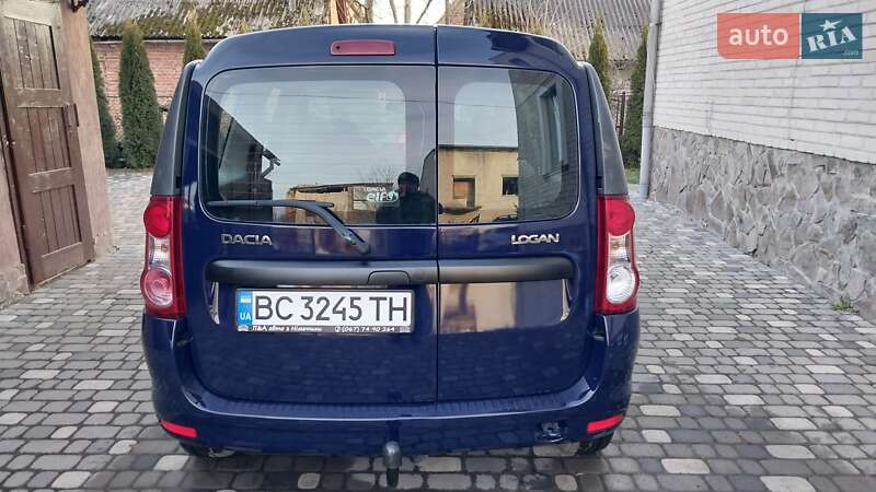 Седан Dacia Logan 2011 в Ходореві