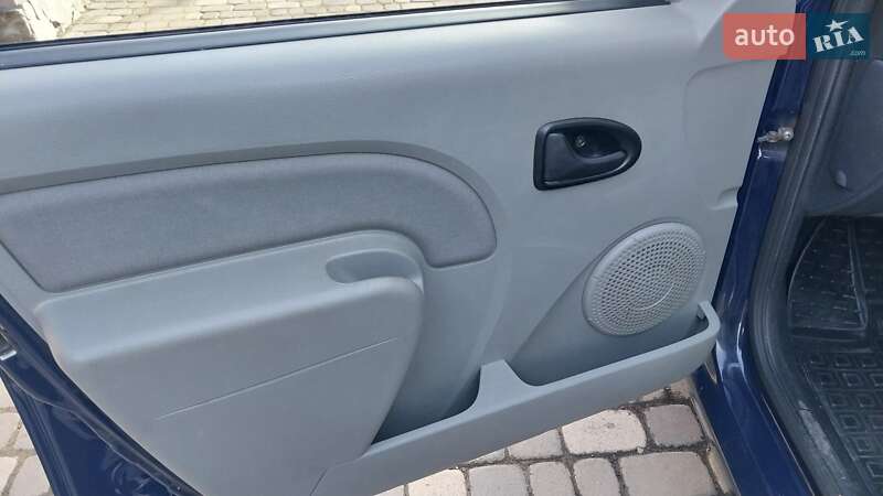 Седан Dacia Logan 2011 в Ходореві