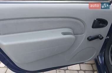 Седан Dacia Logan 2011 в 